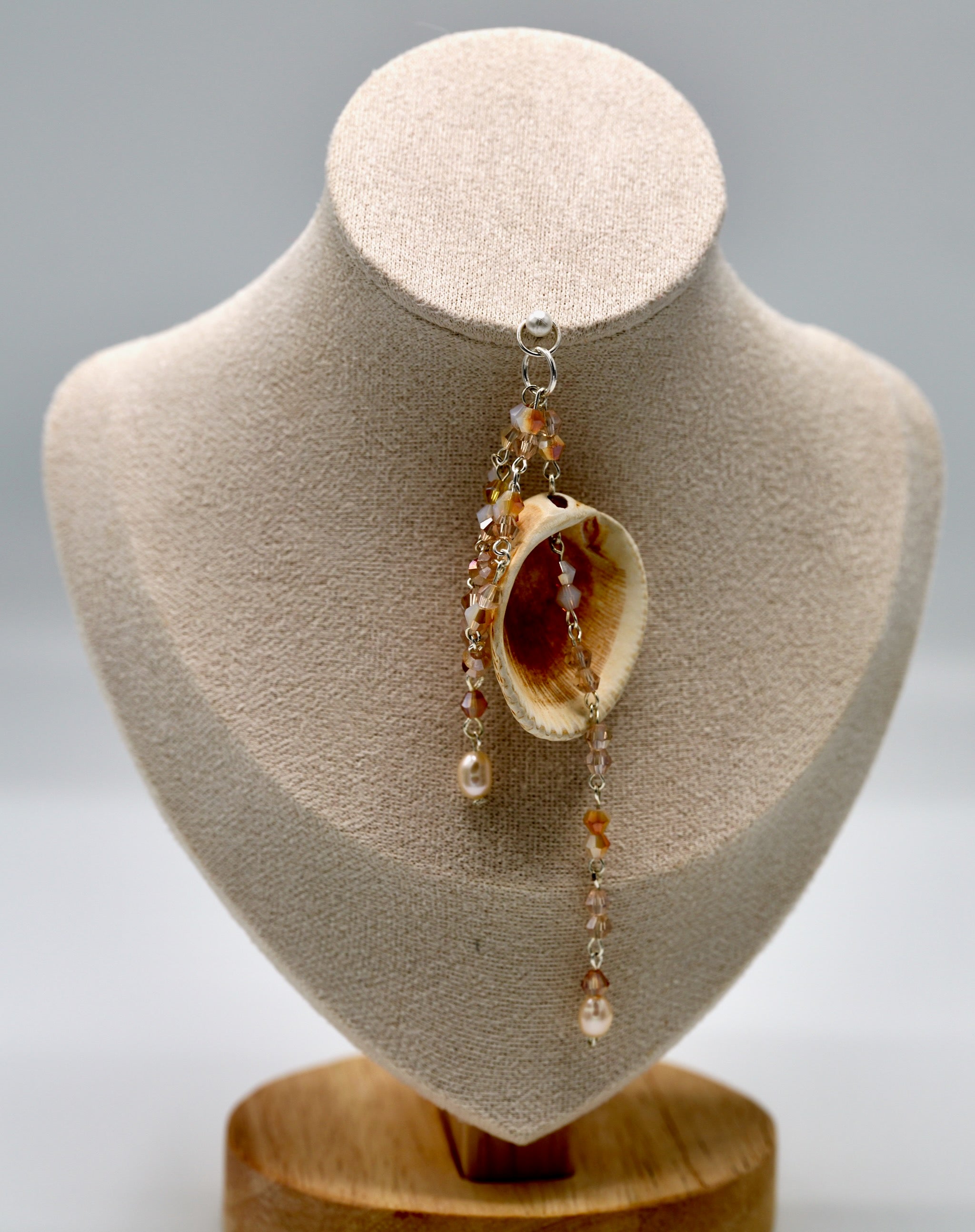 Pendant Dual Pearl in Neutral Colors Seashell Pendant (pendant only)