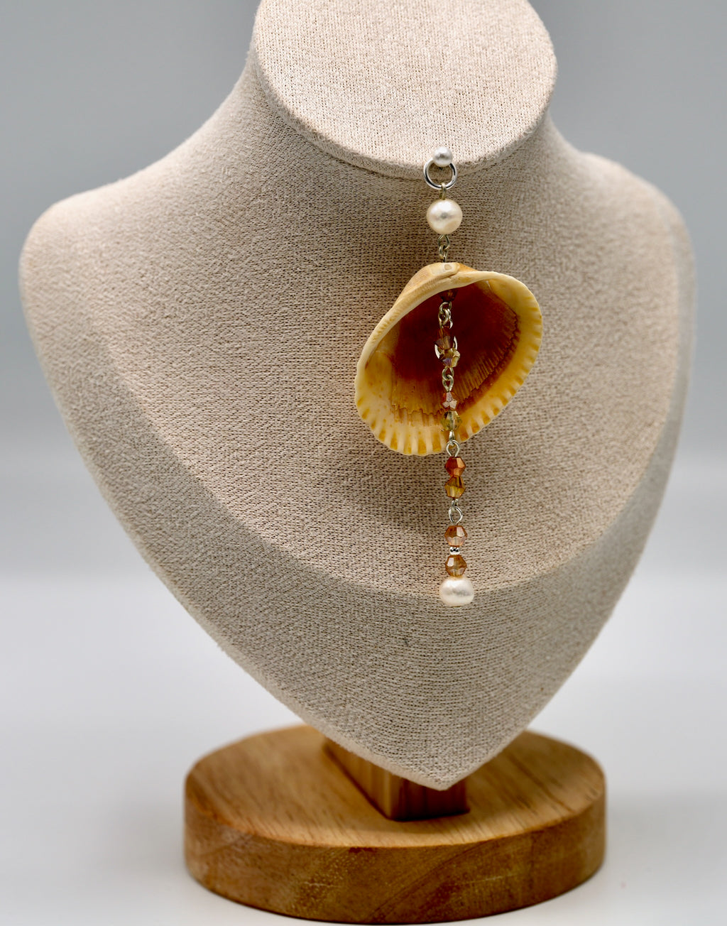 Pendant With Two Pearl in Neutral Colors Seashell Pendant (pendant only)