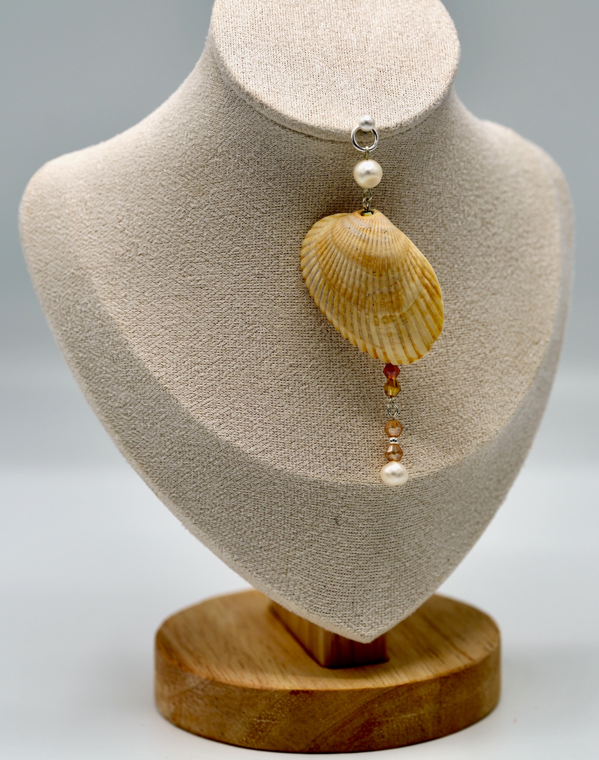 Pendant With Two Pearl in Neutral Colors Seashell Pendant (pendant only)