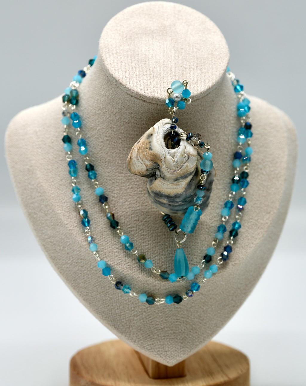 Blue with White Pearl Shell and Crystal Pendant (Set)